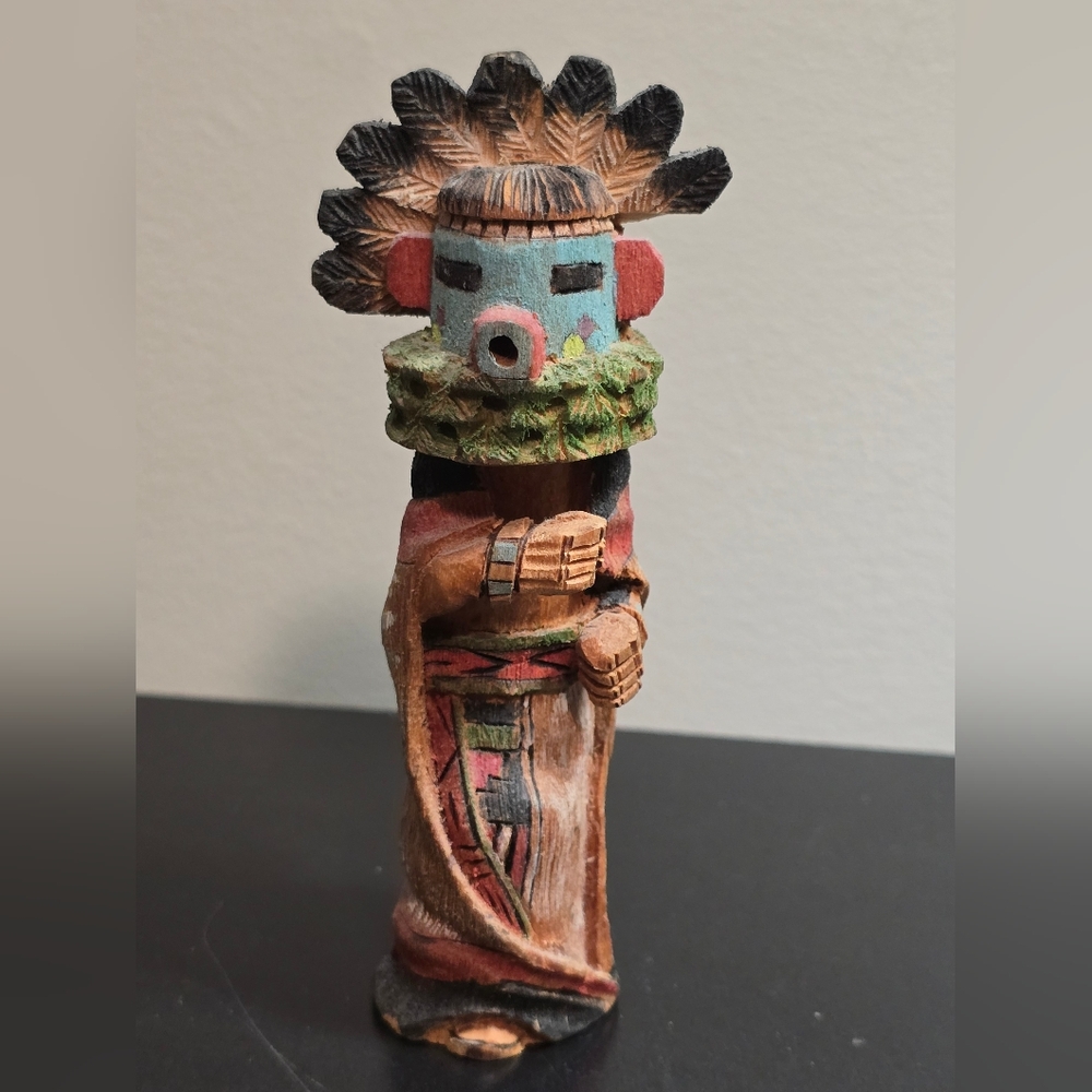 Hank Naha Signed Kachina 2 FEATHERS BROKE on Left Headdress